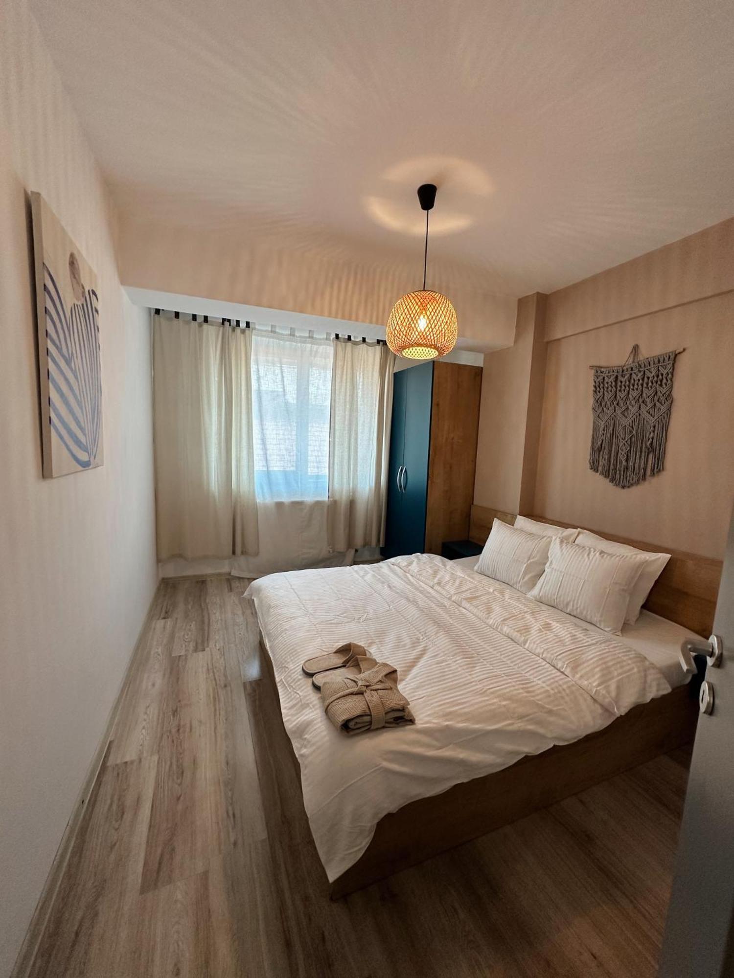 Modern Flat - Apartament Nou Aproape De Spital Si Aeroport Iasi Exterior foto